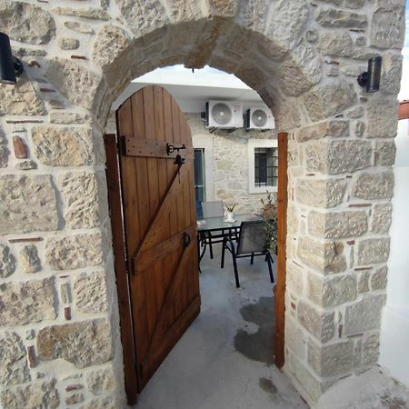 La Maison D Aspasia Kamilari Bagian luar foto