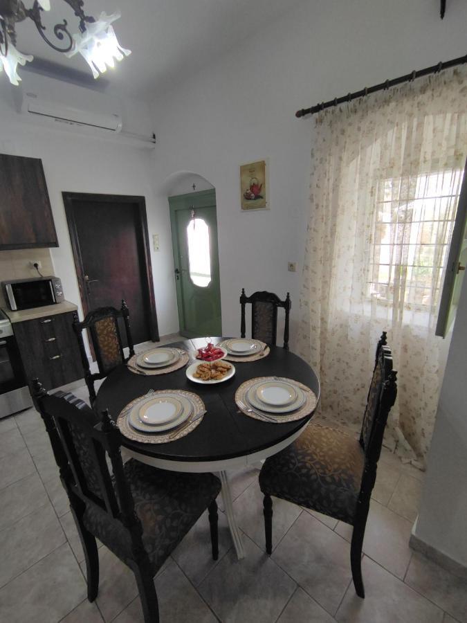 La Maison D Aspasia Kamilari Bagian luar foto