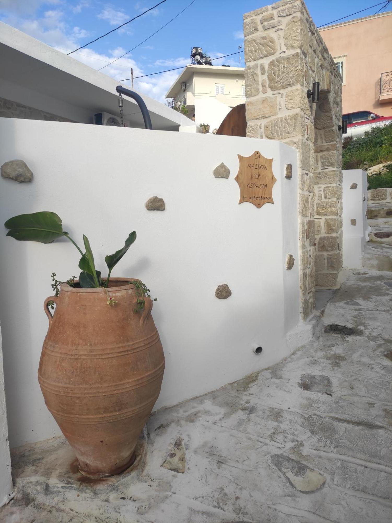La Maison D Aspasia Kamilari Bagian luar foto