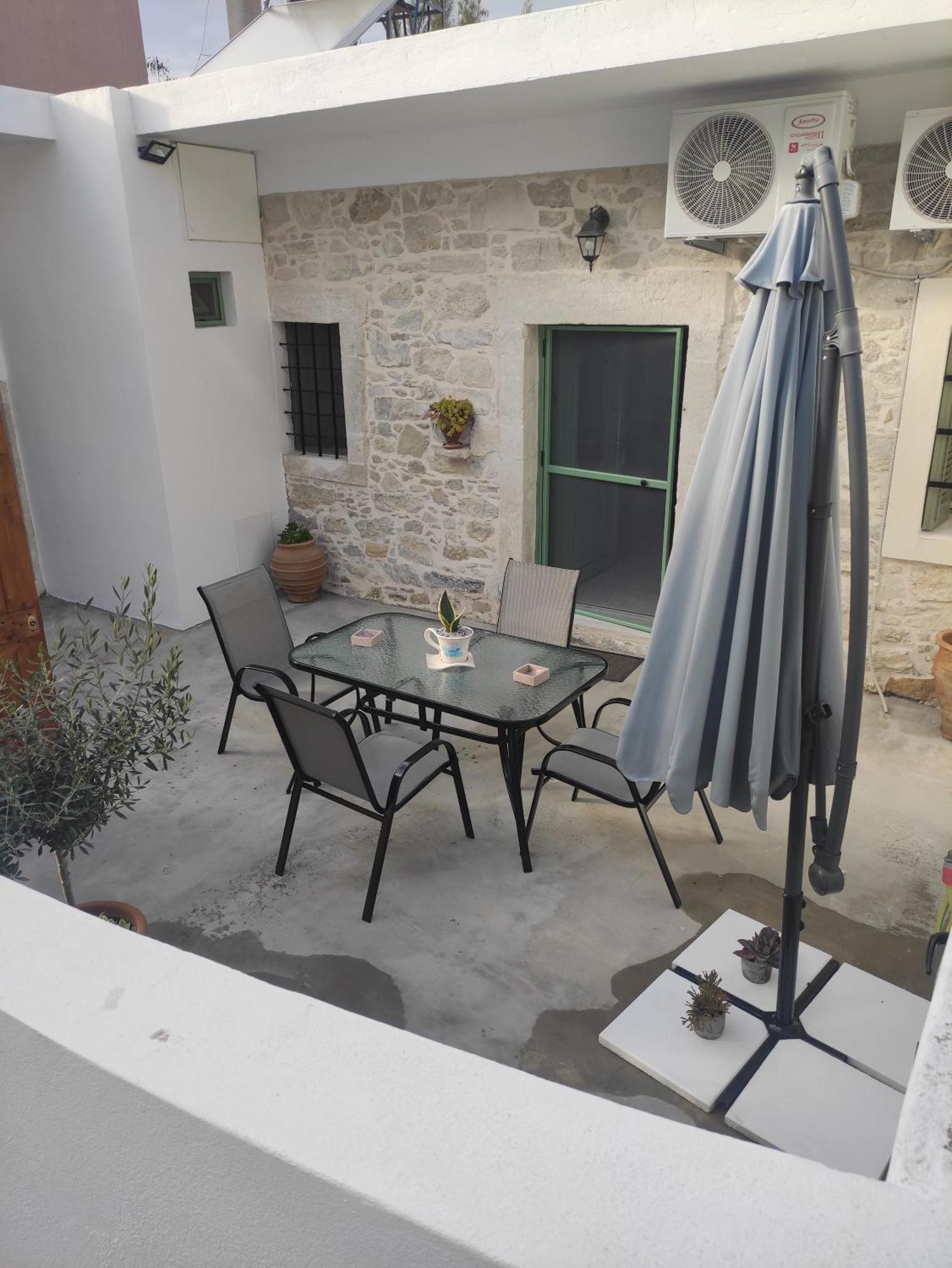 La Maison D Aspasia Kamilari Bagian luar foto