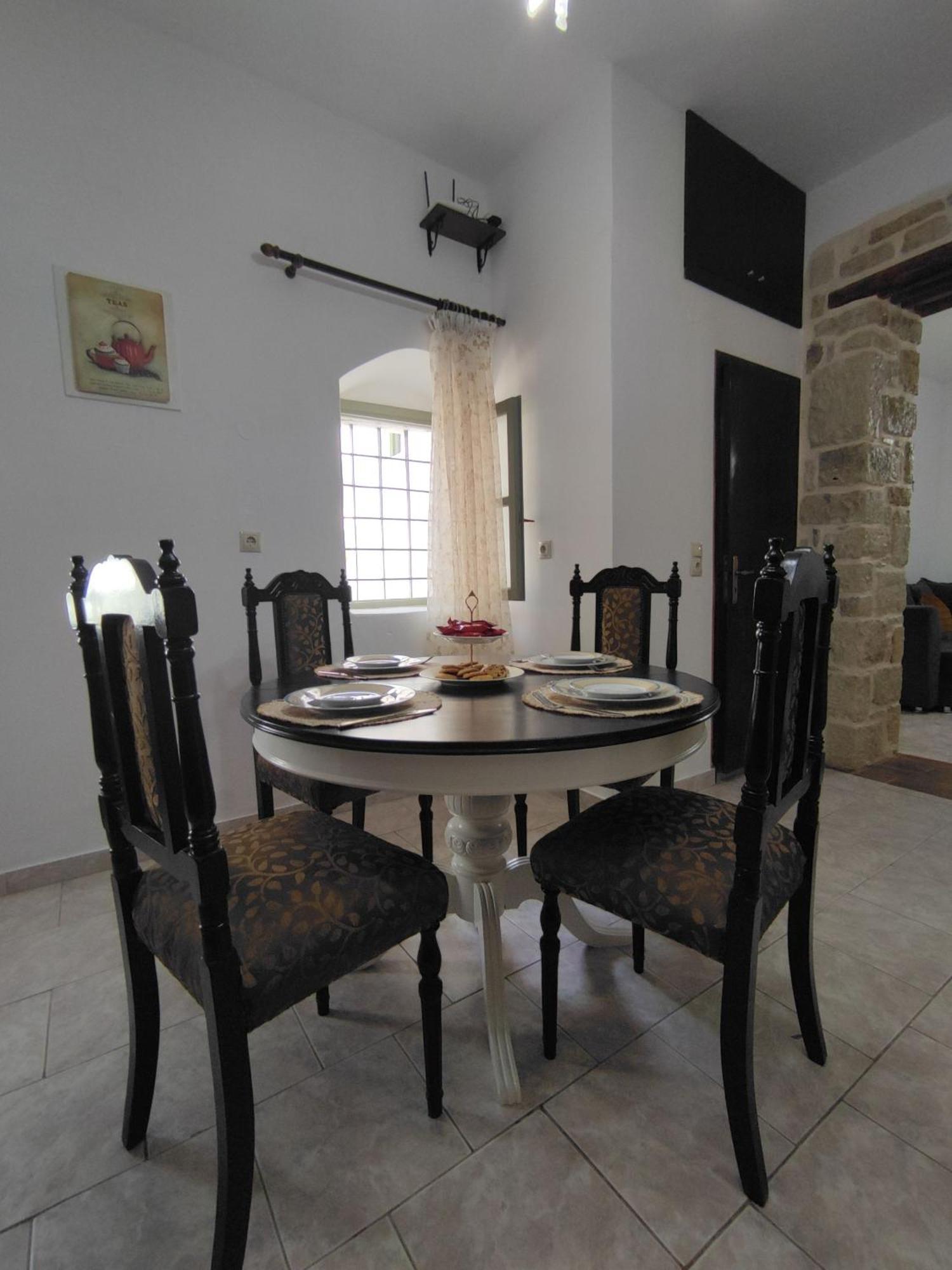 La Maison D Aspasia Kamilari Bagian luar foto