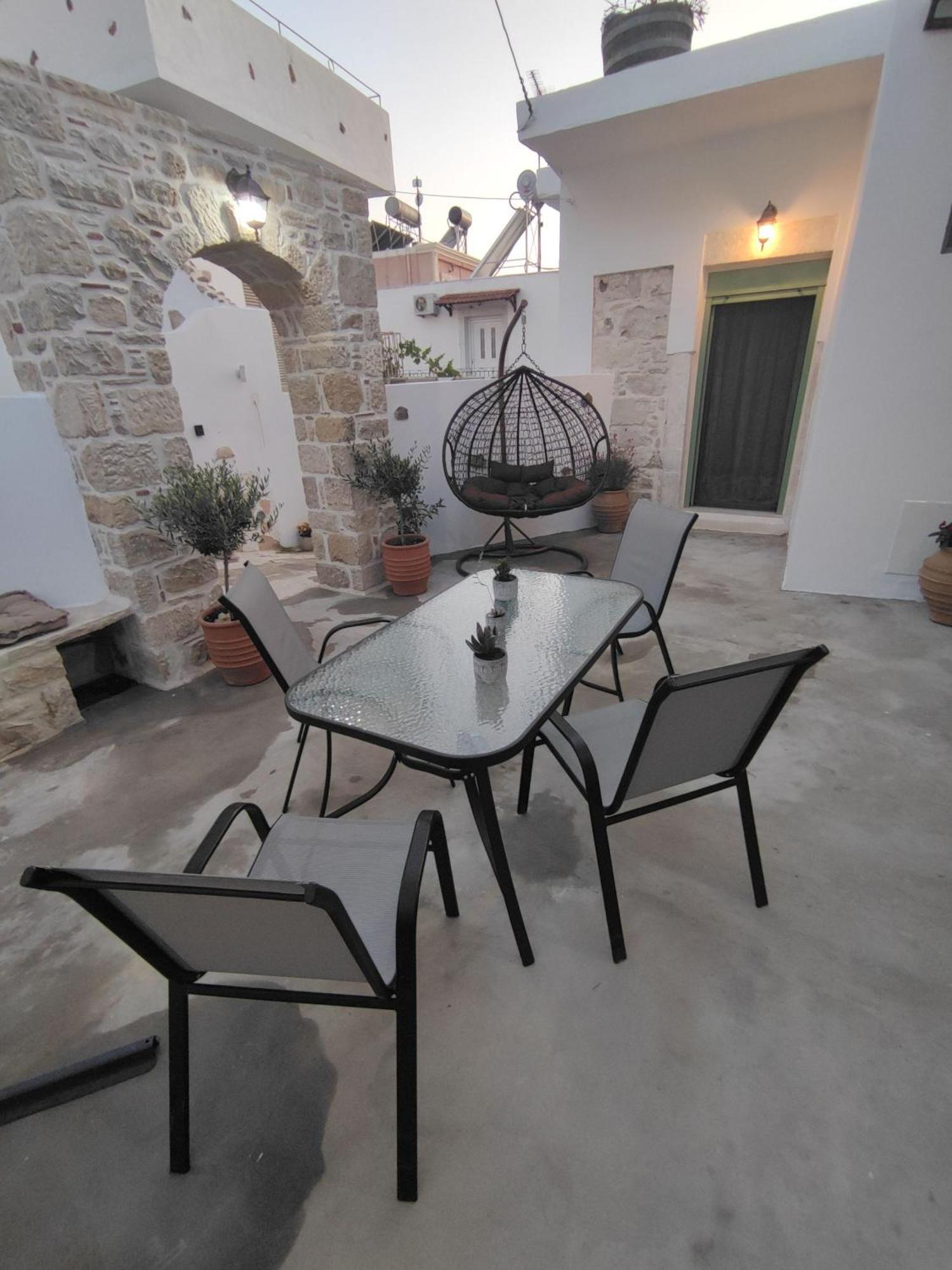 La Maison D Aspasia Kamilari Bagian luar foto